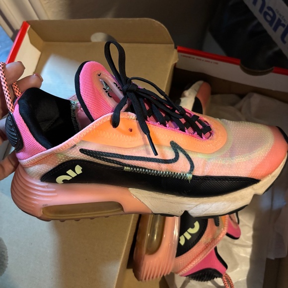 Nike Airmax 2090 - Picture 2 of 3